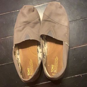 Gray TOMS size 13